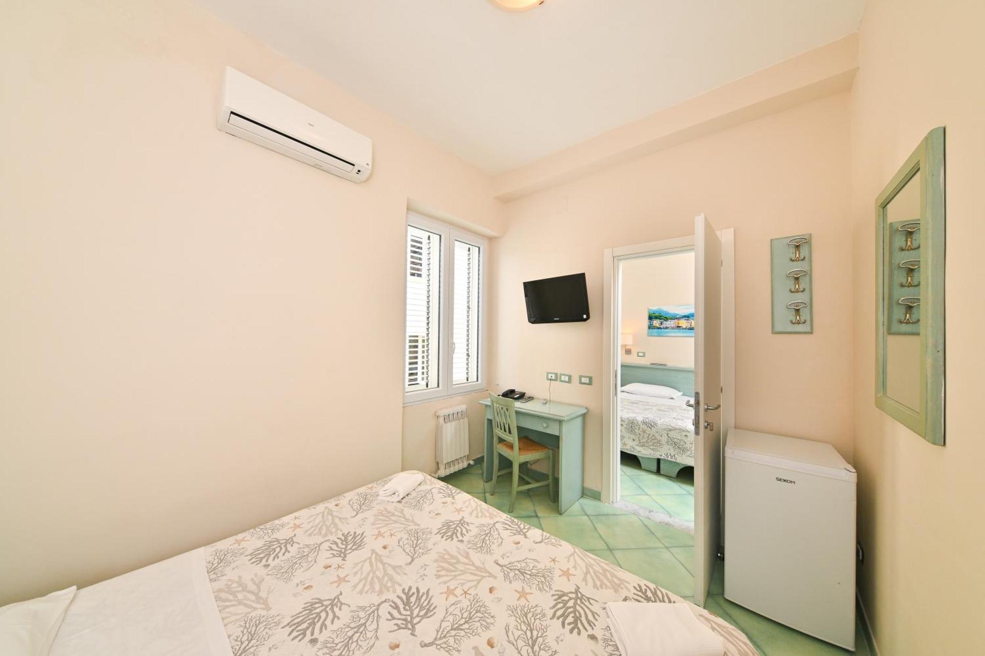 Albergo Atlantic Ischia Exterior photo